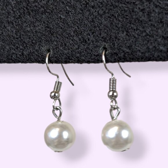 (2/$20) Dangling Faux Pearl Earrings - Picture 3 of 4